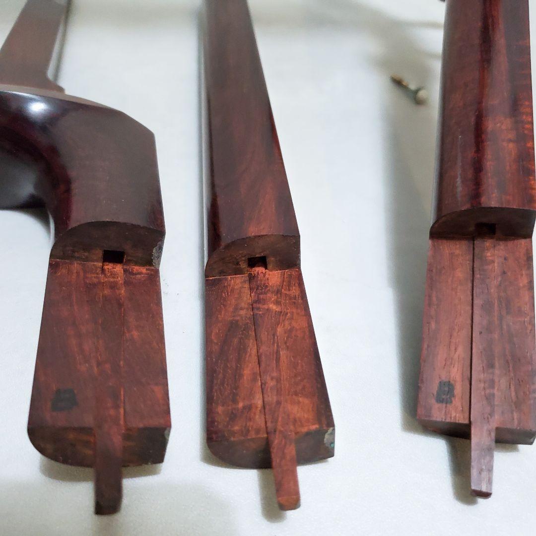 希少✨️三味線　紅木トチ　中棹　綾杉胴　東さわり　1本溝　破れあり　ハードケース