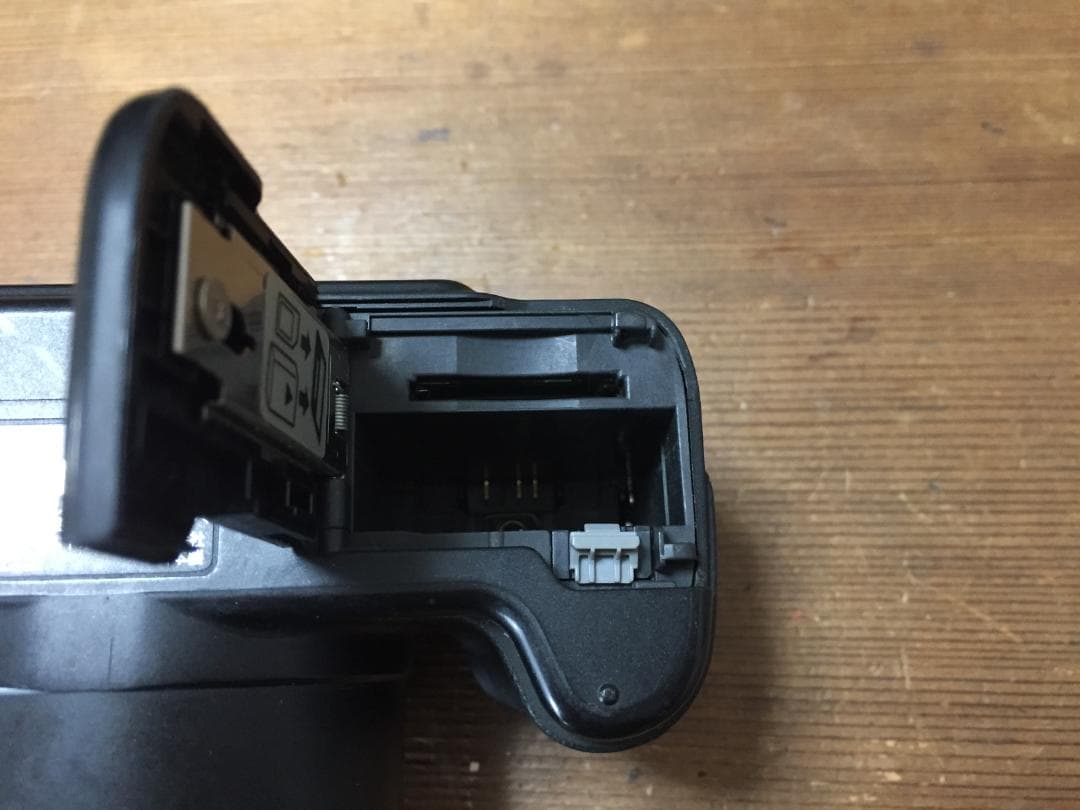 良品 撮影画像あり　Panasonic　DMC-FZ5　付属品あり　動作良好