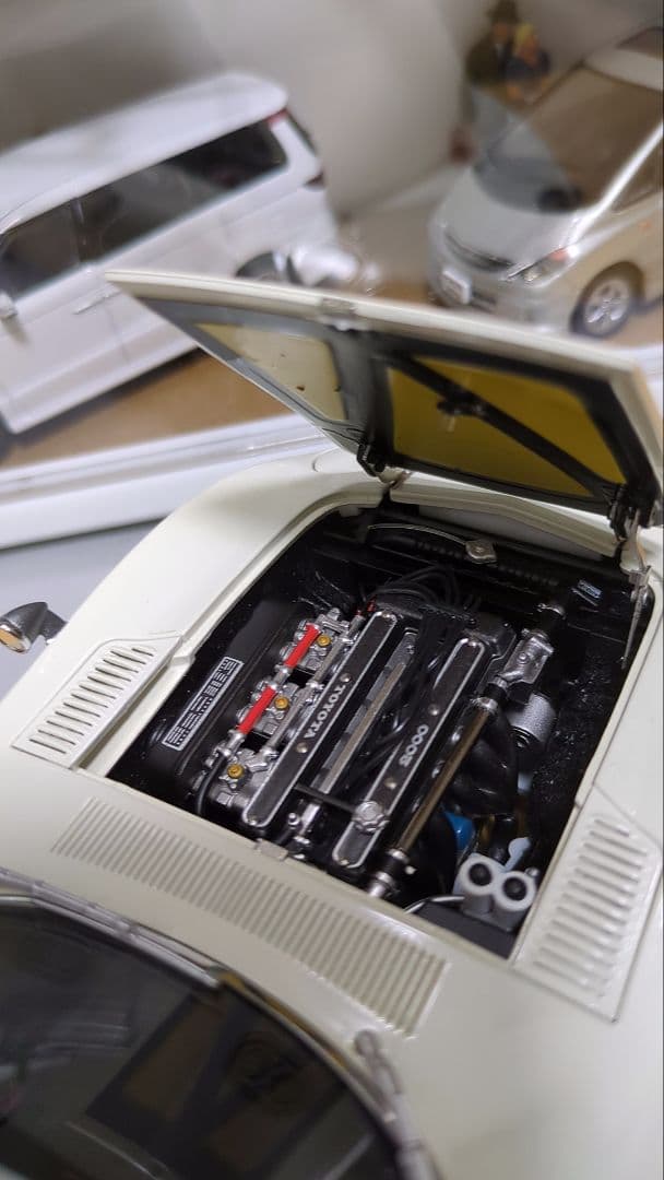 アートオート1/18トヨタ 2000GT ミニカー ホワイト