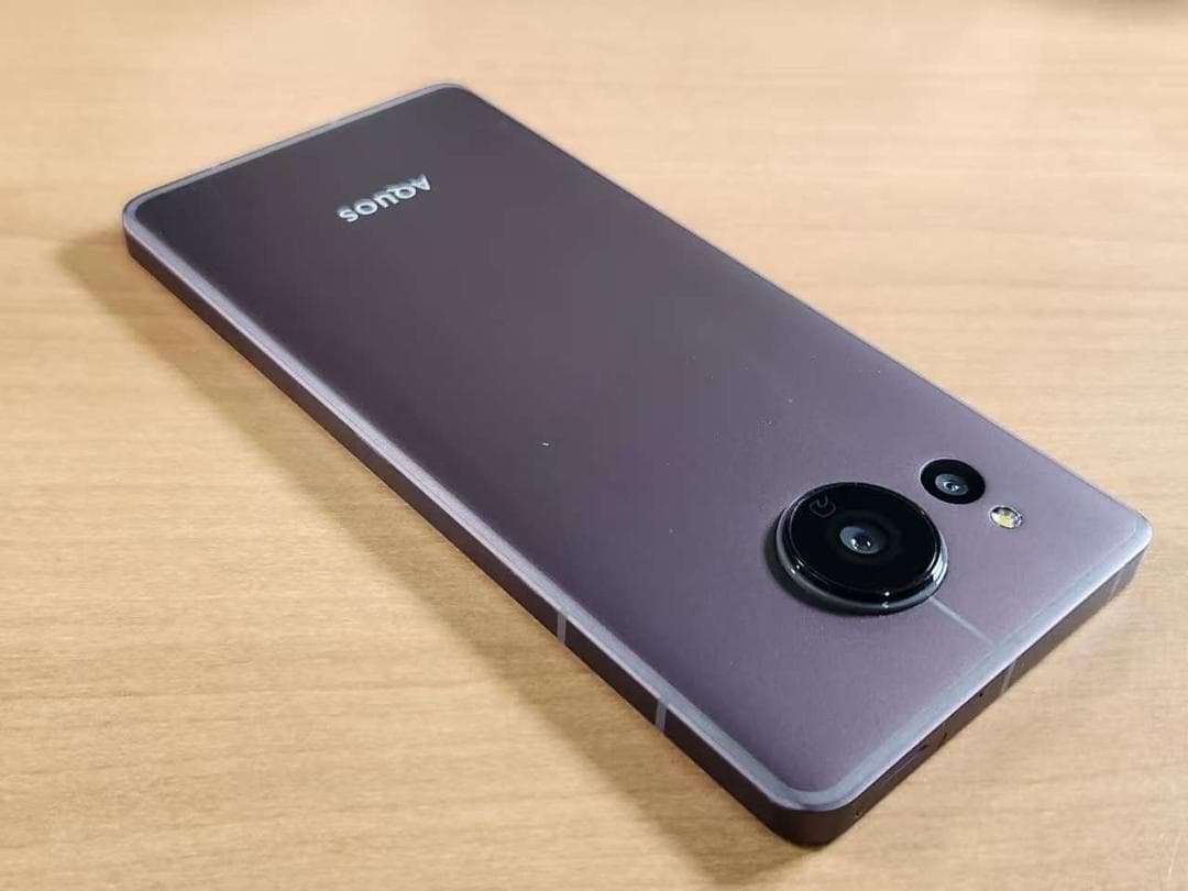 スマートフォン本体 040700A AQUOS sense7 plus A208SH 128GB