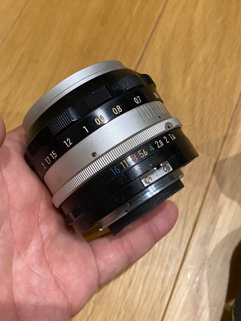 Nikon D40銀デジタル一眼　オールドレンズニッコールS 1:1.4 50㎜