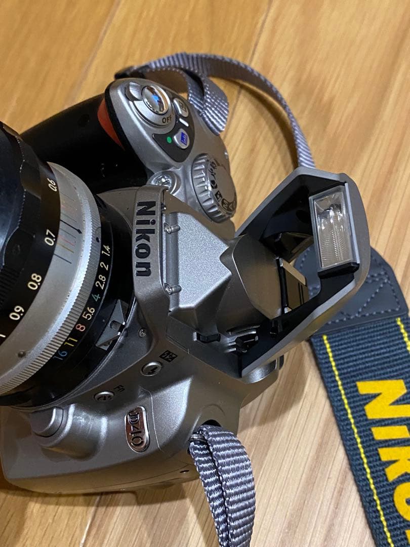 Nikon D40銀デジタル一眼　オールドレンズニッコールS 1:1.4 50㎜