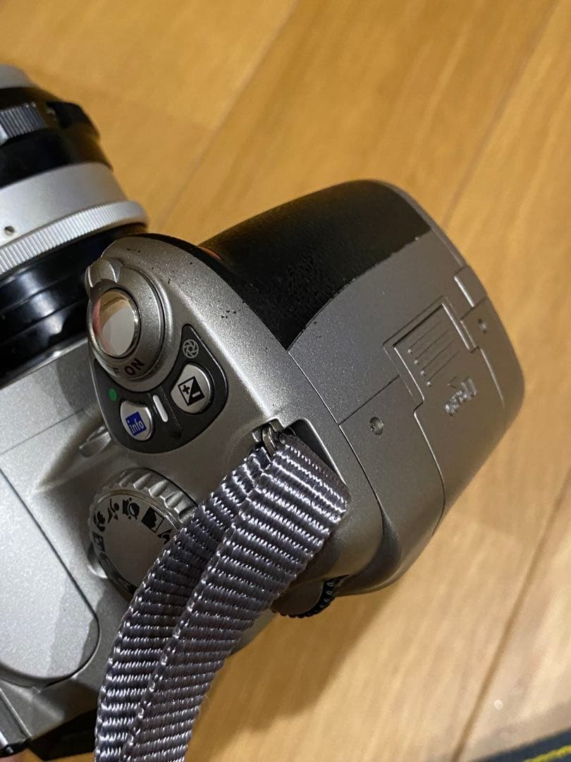 Nikon D40銀デジタル一眼　オールドレンズニッコールS 1:1.4 50㎜