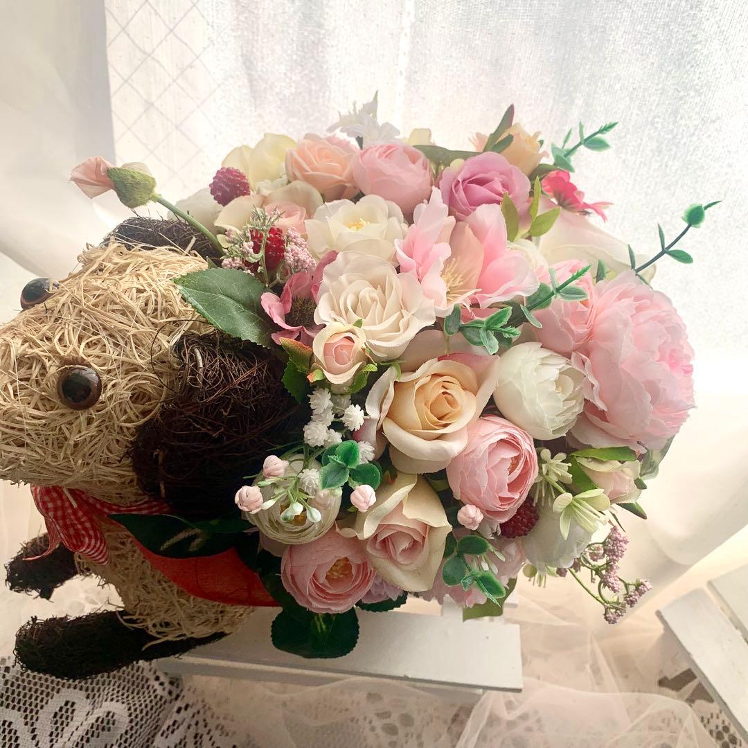 ドック♡フラワーアレンジメント　　造花ギフト　母の日ギフト　犬ダックスインテリア