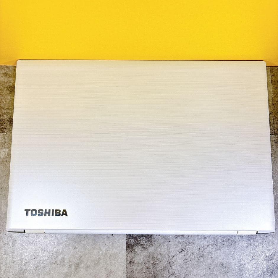 新品SSDで快適✨キレイな白❣カメラ付きノートパソコン 薄型 初心者 仕事や趣味