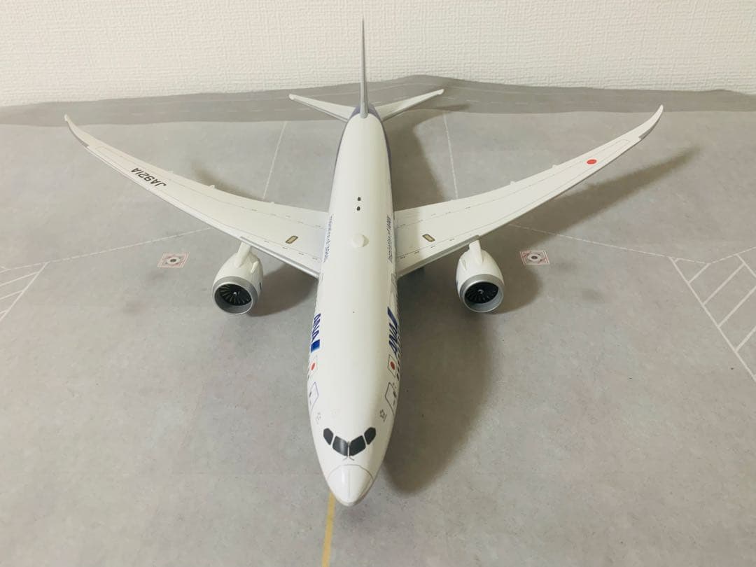 学生様に購入優先権があり‼️ＡＮＡ／Ｂ７８７－９プラスティック樹脂製完成品中古品