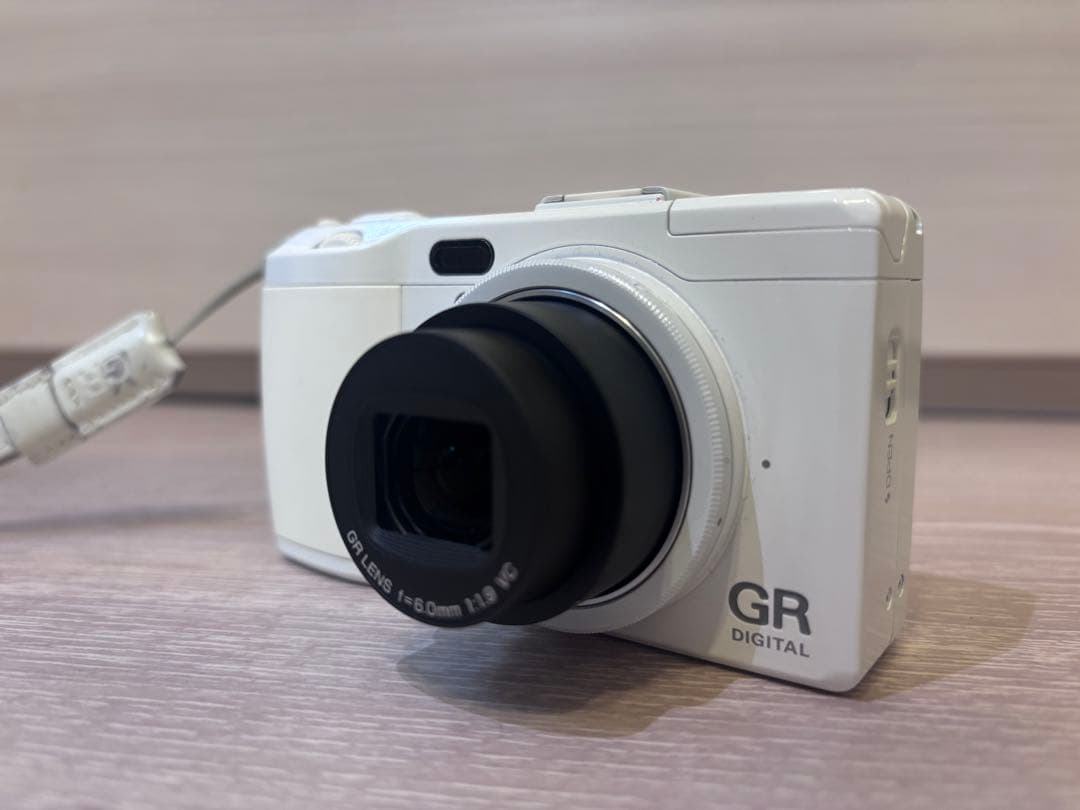 GR DIGITAL Ⅳ “オールホワイト”エディション