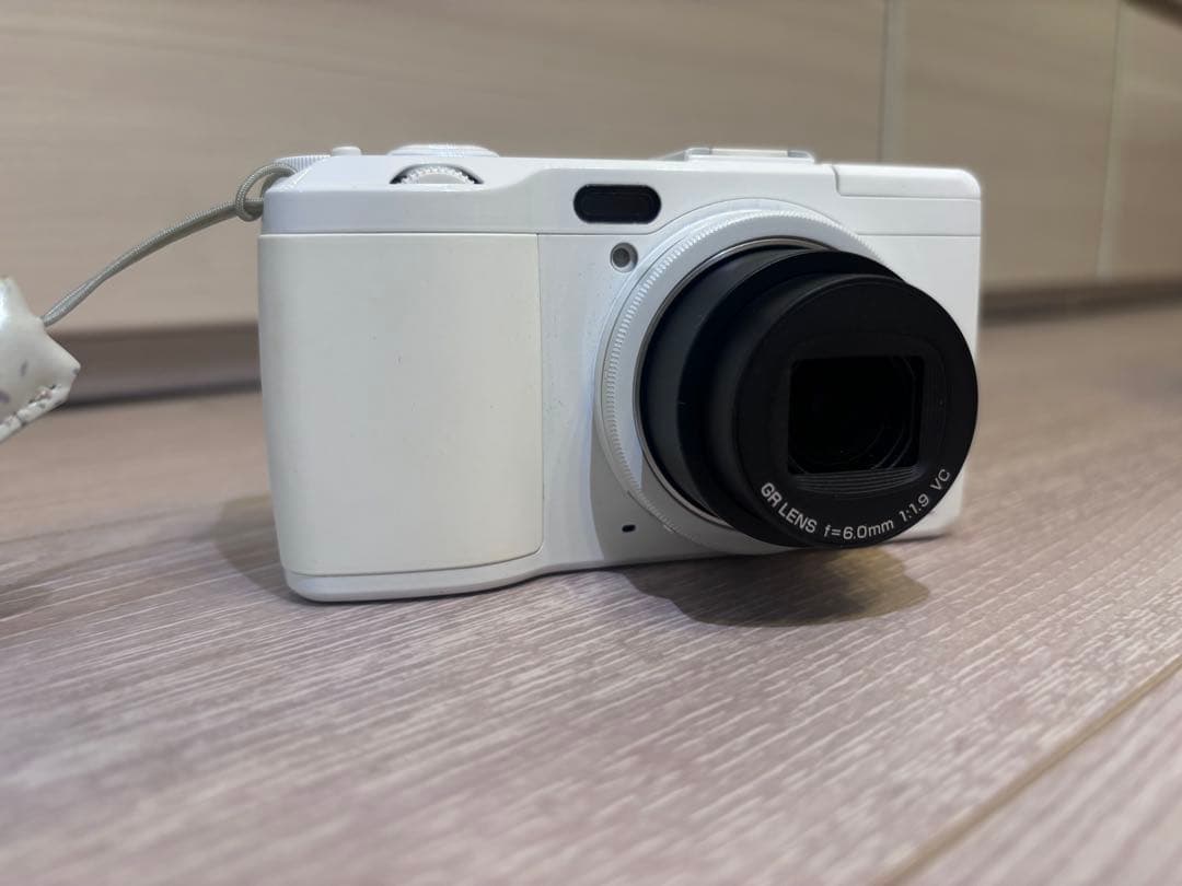 GR DIGITAL Ⅳ “オールホワイト”エディション