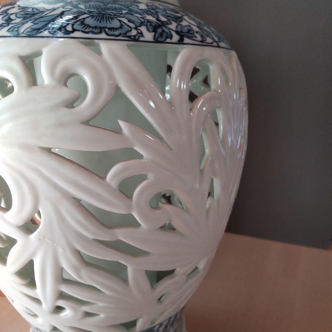 有田焼 染付更紗透かし花瓶飾り壺