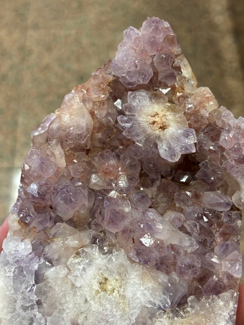 ウルグアイ産ピンクアメジスト　1068g お花いっぱいとても可愛い