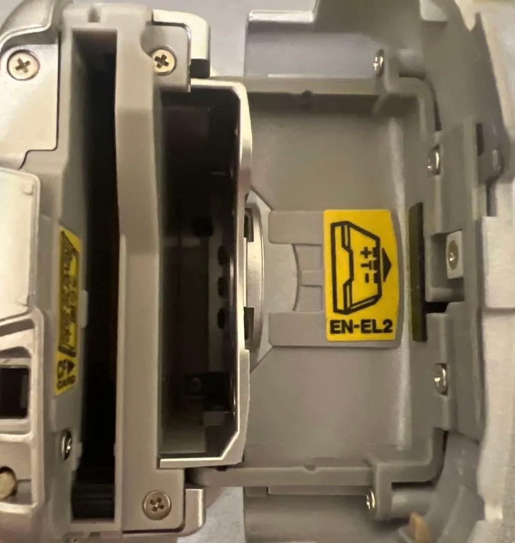 Nikon COOLPIX 2500 コンパクトデジタルカメラ