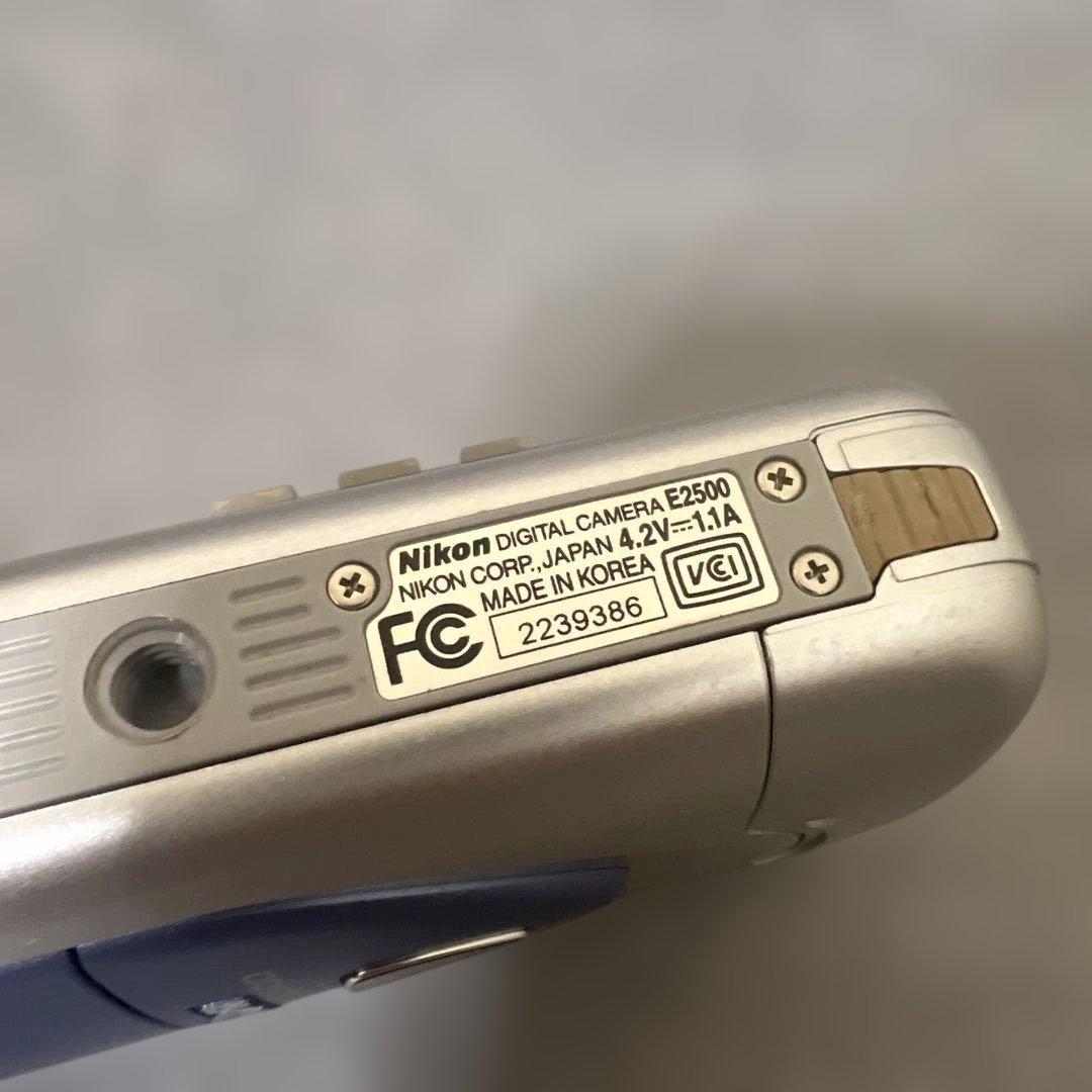 Nikon COOLPIX 2500 コンパクトデジタルカメラ