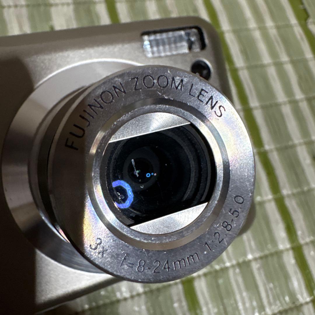 富士フイルム FinePix F30 シルバー コンパクトデジタルカメラ