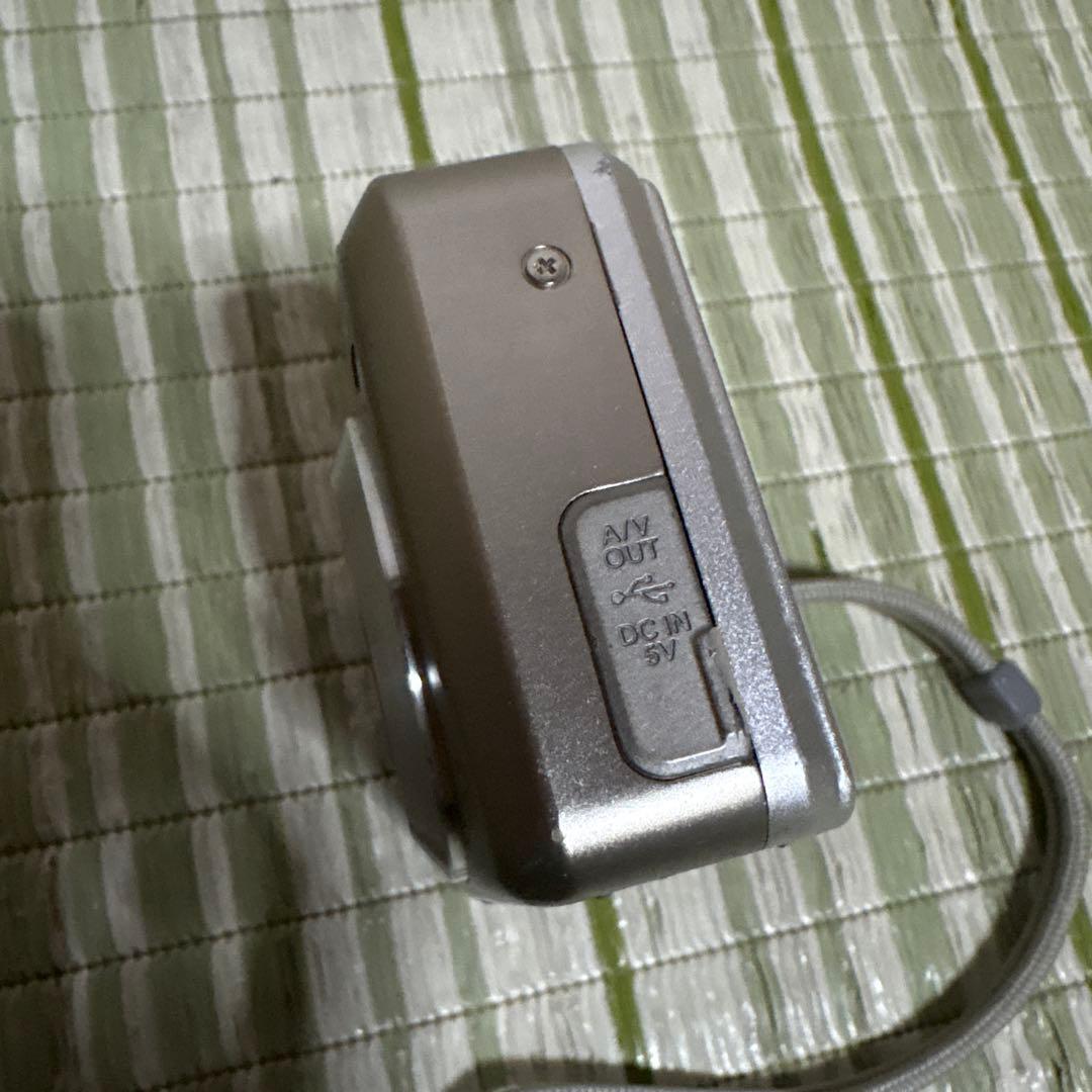 富士フイルム FinePix F30 シルバー コンパクトデジタルカメラ