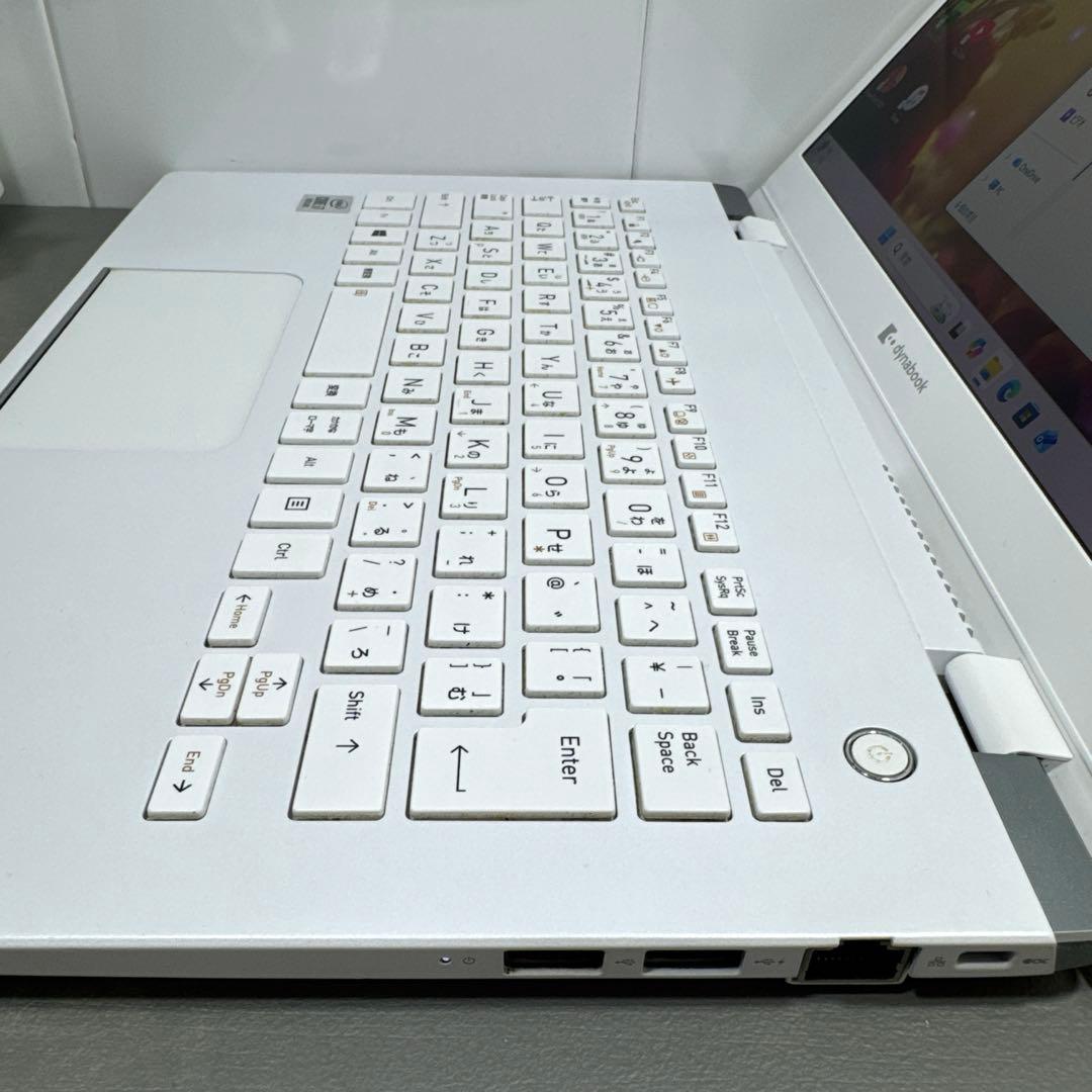 【高性能】東芝ダイナブック/パールホワイト☘10世代i7☘NVMe512GB