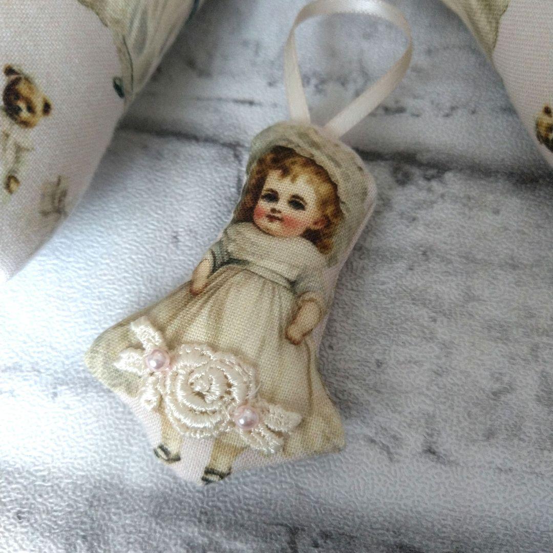 テディベア　ドールとテディベア柄