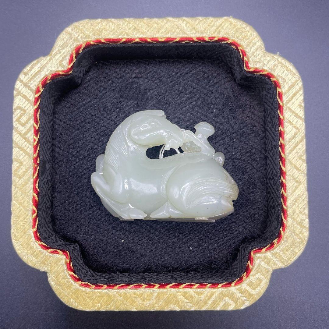 手彫り骨董品 白玉馬猿書鎮 即座に昇進 翡翠軟玉鑑別書付き