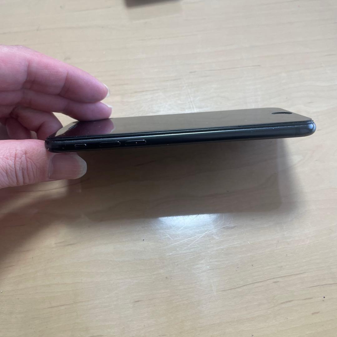 iPhone se 第二世代　ブラック