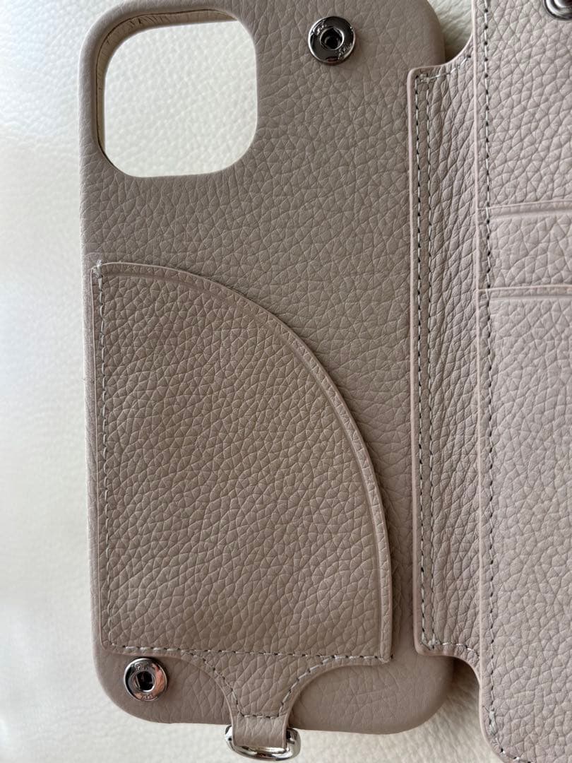 DEMIU iPhone 15 ケース スタッズ ショルダー ストラップ付き