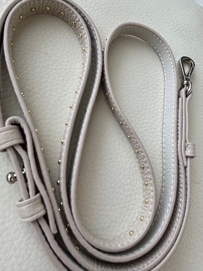 DEMIU iPhone 15 ケース スタッズ ショルダー ストラップ付き