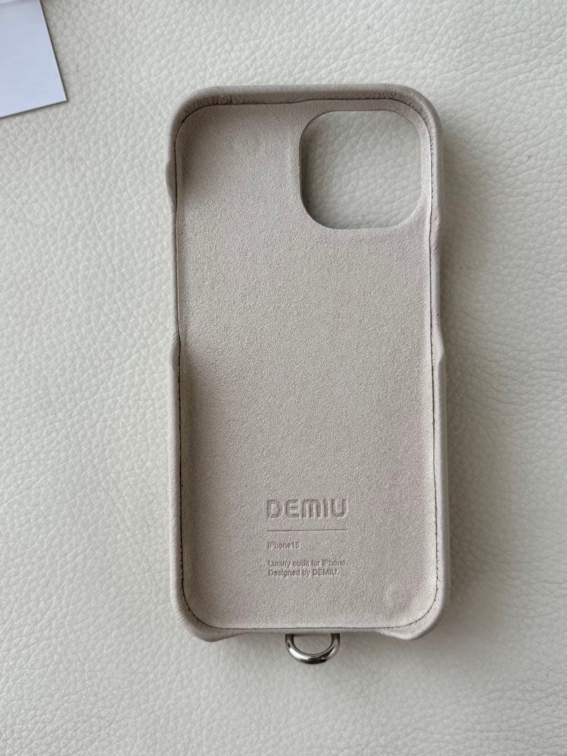DEMIU iPhone 15 ケース スタッズ ショルダー ストラップ付き