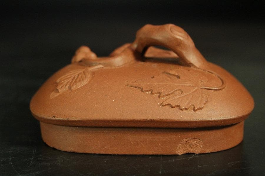 中国美術 朱泥 葡萄栗鼠 茶壷 急須 在印(K-YC694)