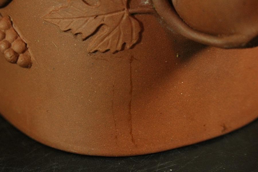 中国美術 朱泥 葡萄栗鼠 茶壷 急須 在印(K-YC694)