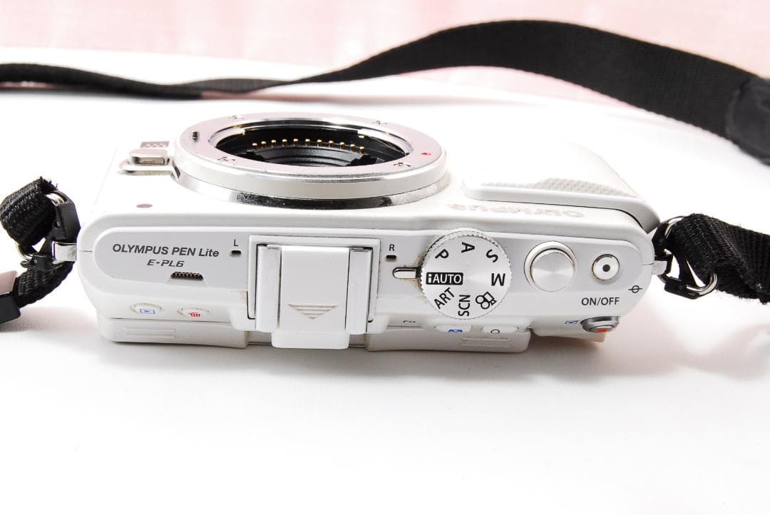 〓ミラーレス一眼レフカメラ〓オリンパス OLYMPUS E-PL6 ホワイト