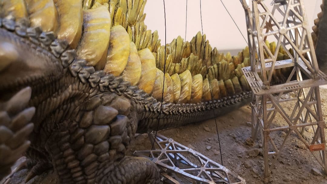 海洋堂 ネロンガ(ジオラマベースつき)