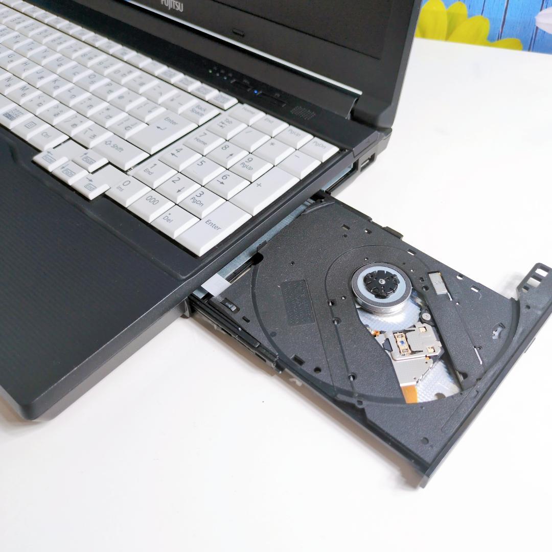 Windows11✨富士通✨第7世代i3✨メモリ8GB✨DVD搭載ノートパソコン