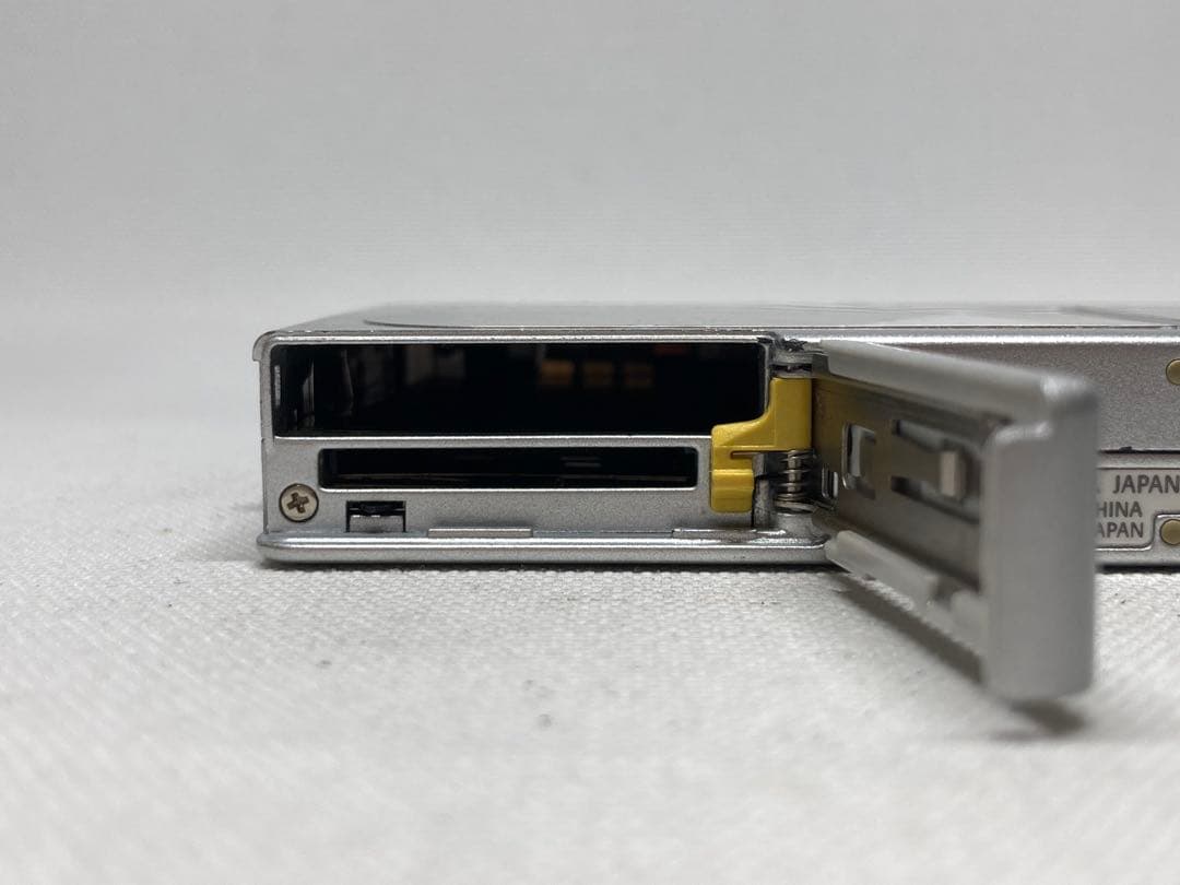 概ね美品　KYOCERA　Finecam SL400R　撮影例有　h01d21d