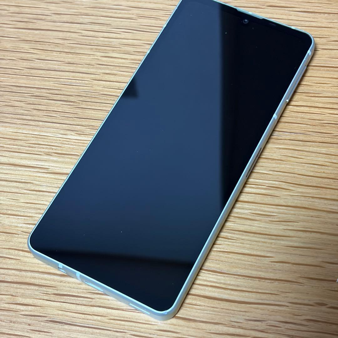 スマートフォン本体 AQUOS Sense8 10572