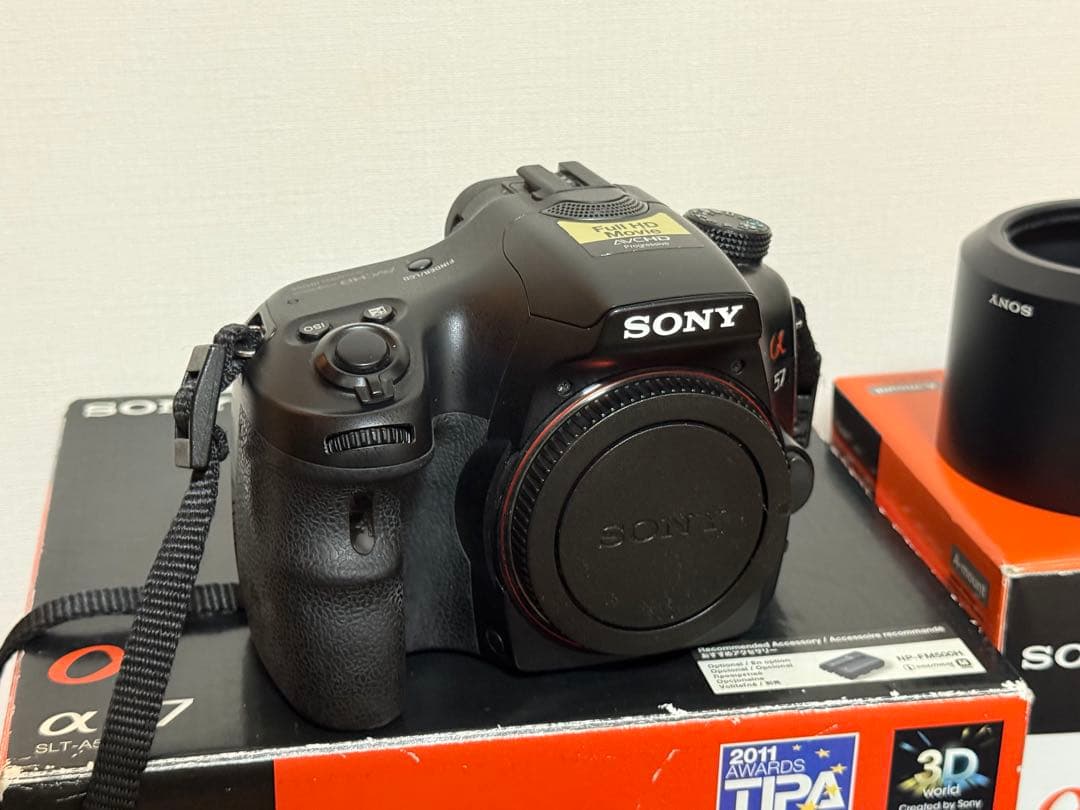 Sony α57 デジタル一眼レフカメラ 本体とレンズセット
