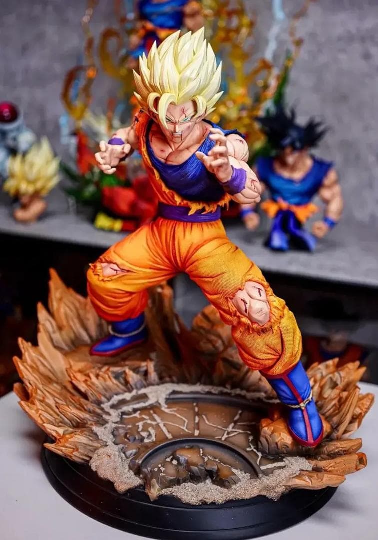 ドラゴンボール　孫悟空　スーパーサイヤ人２ ガレージキット　フィギュア