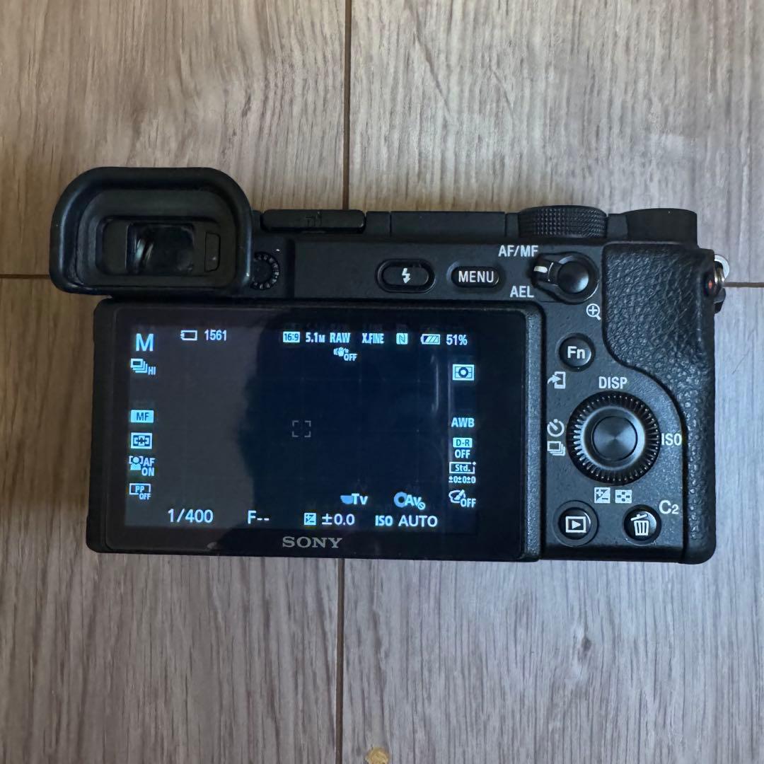 SONY α6400 ミラーレス一眼カメラボディ　おまけつき