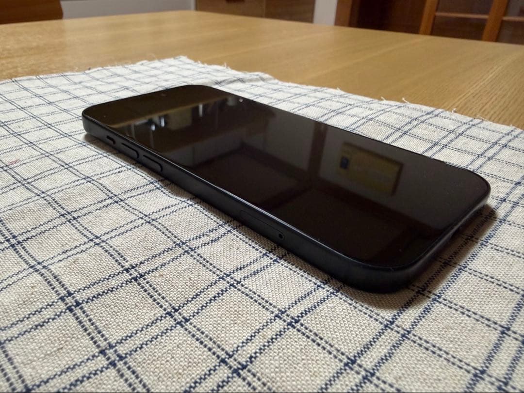 【美品】Apple iPhone 15 ブラック 本体 箱付き