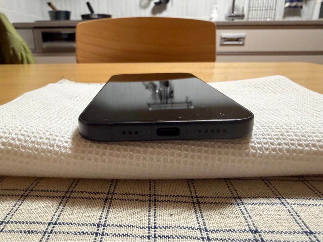 【美品】Apple iPhone 15 ブラック 本体 箱付き