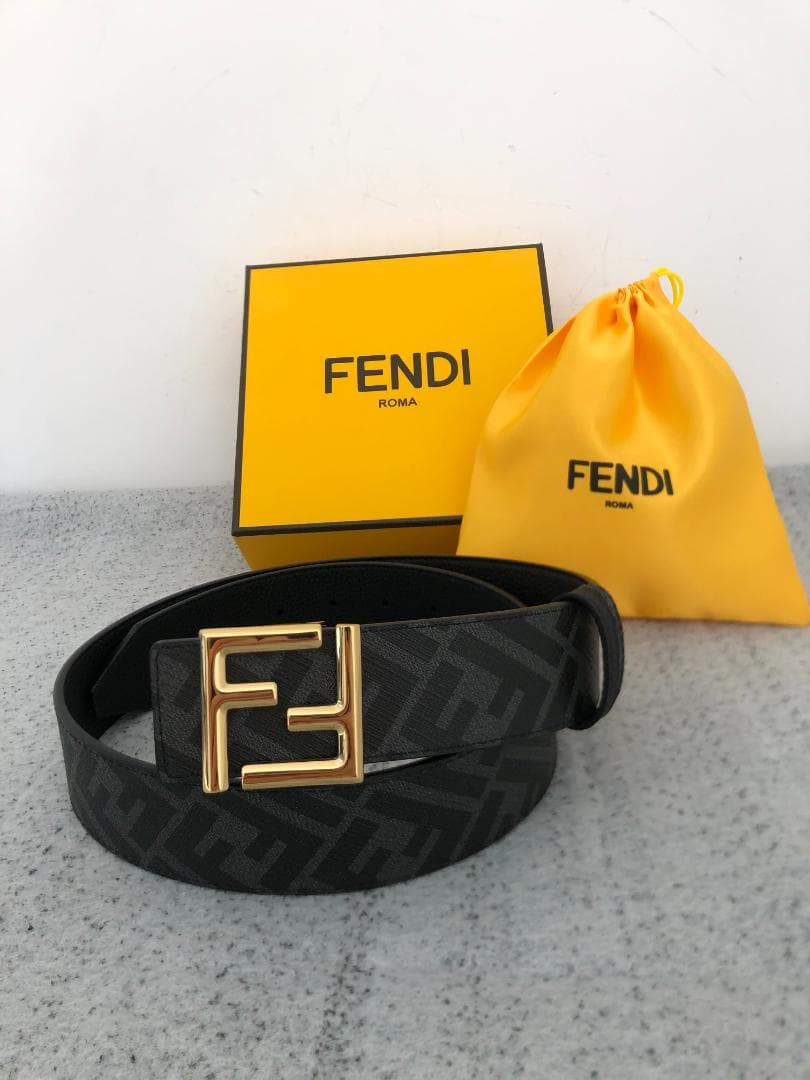 ベルト　FENDI　レザー皮帯　ゴールドロゴ　高級黒　eur80 状態いい