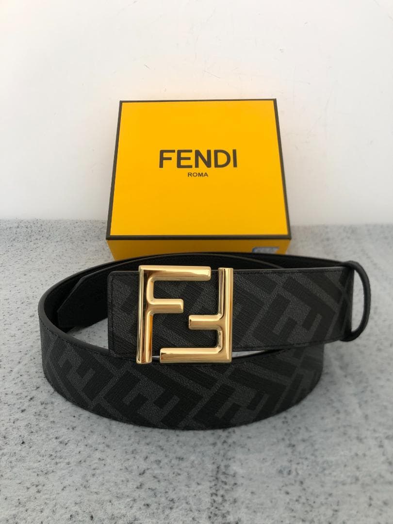 ベルト　FENDI　レザー皮帯　ゴールドロゴ　高級黒　eur80 状態いい