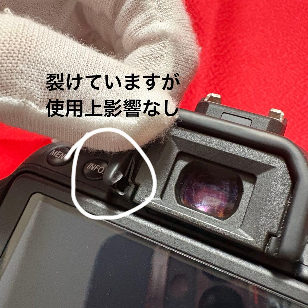 Canon EOS 700D デジタル一眼レフカメラ。バッテリーと充電器付属