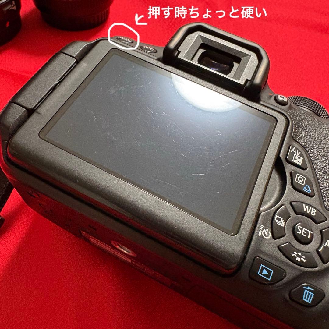 Canon EOS 700D デジタル一眼レフカメラ。バッテリーと充電器付属