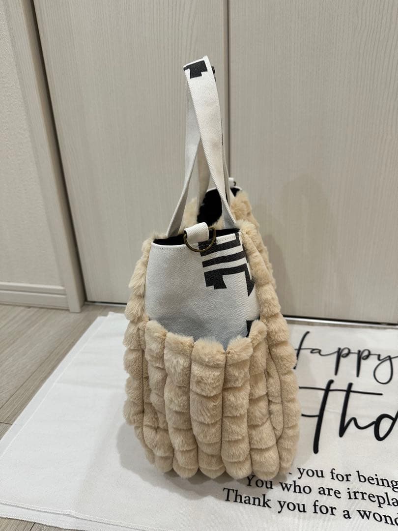 新品花柄デニムと紺デニムのリメイクトートバック、ファーとデニムリメイクバック