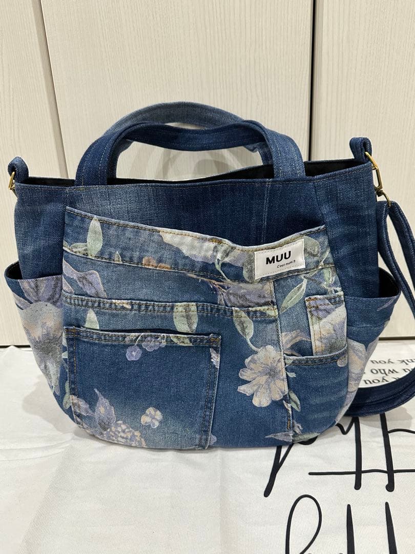 新品花柄デニムと紺デニムのリメイクトートバック、ファーとデニムリメイクバック