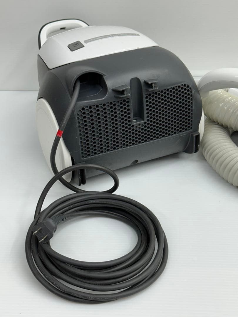良品動作保証品　Panasonic 2019年製　MC-PKL20A-W 掃除機