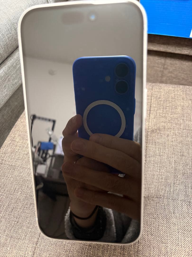 美品！ iPhone16 256GB 本体 画面カバー、ケース付き