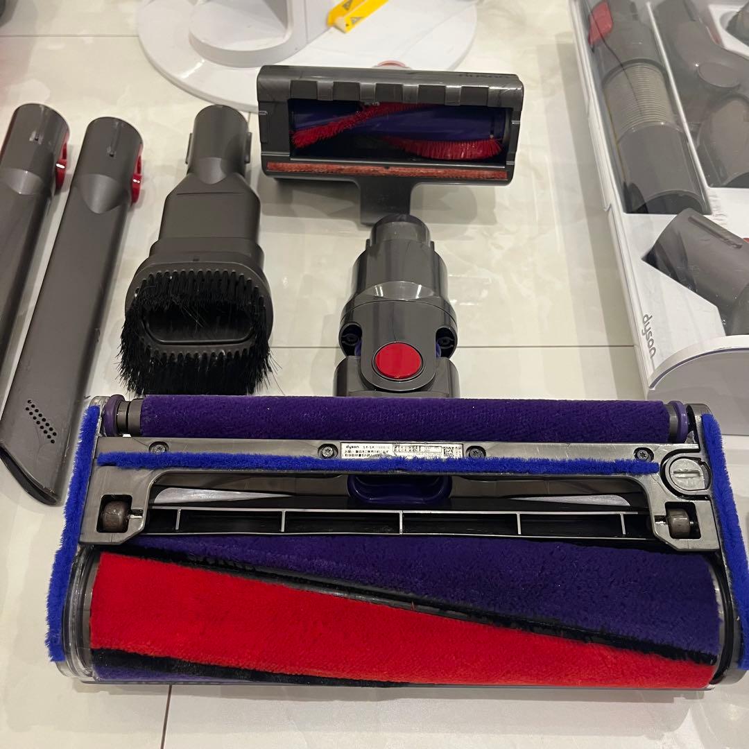 ダイソンV10 SV12 スタンド付き　ヘッド底フェルト新品交換　分解洗浄済み
