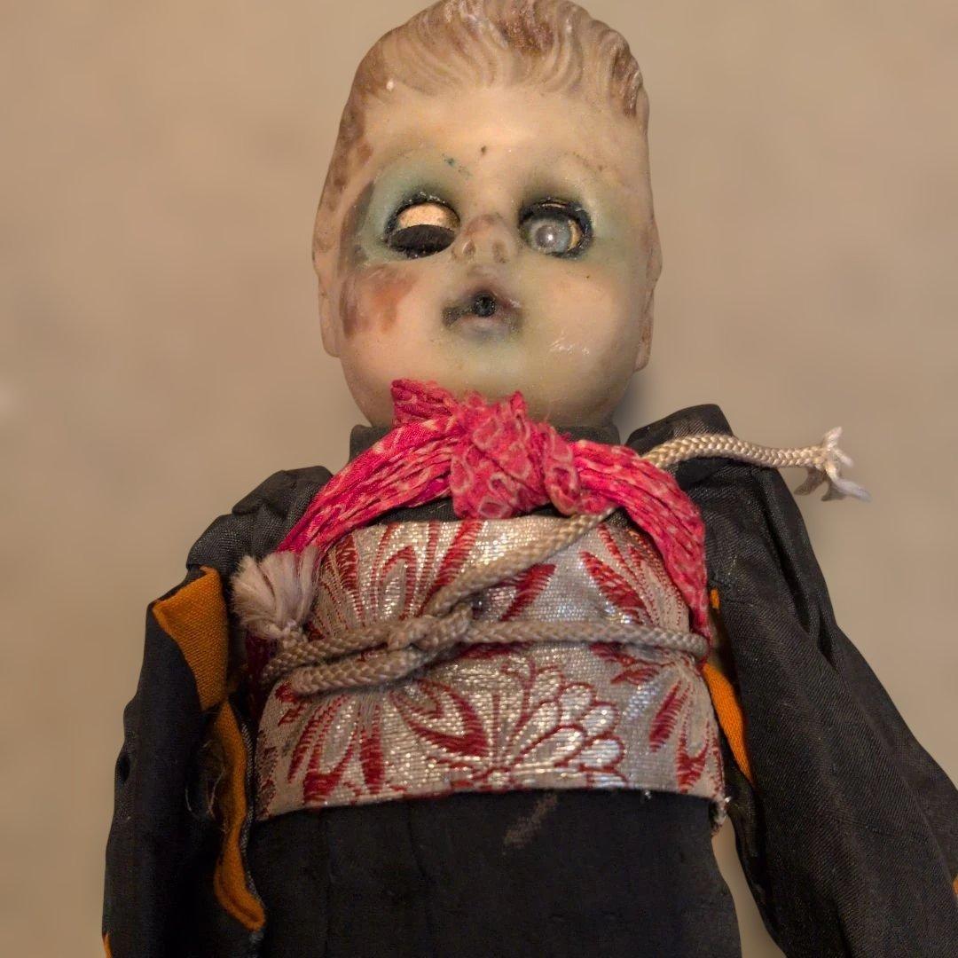 古い人形 着物　ホラー人形　The Haunted Japanese Doll