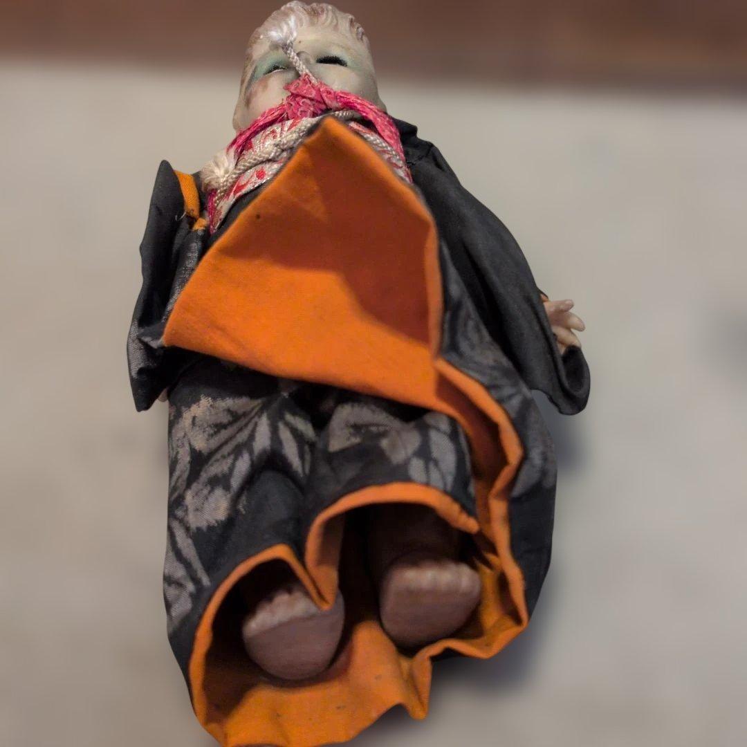古い人形 着物　ホラー人形　The Haunted Japanese Doll