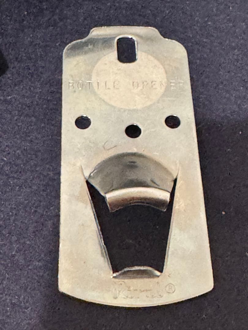 RIVAL のヴィンテージ缶とボトルオープナー