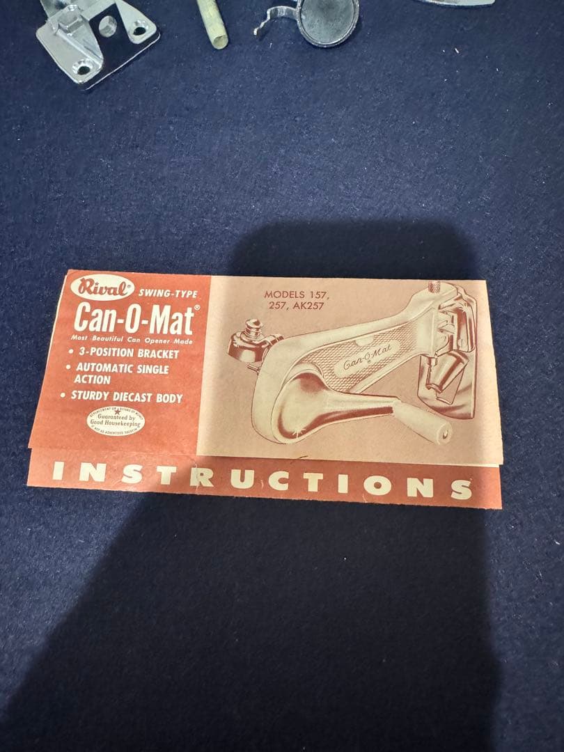 RIVAL のヴィンテージ缶とボトルオープナー